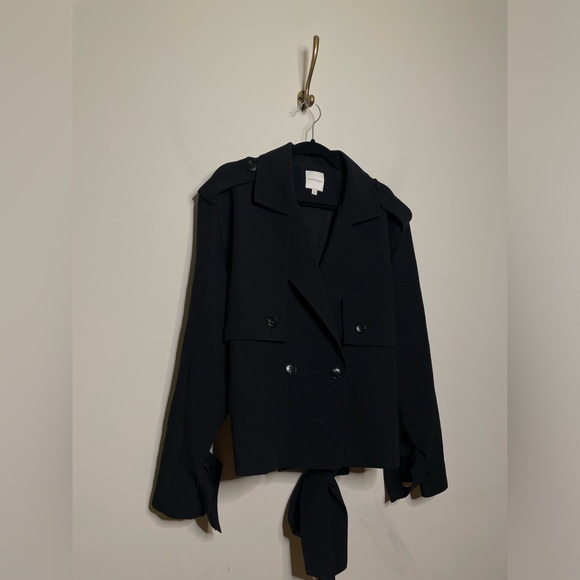 Favorite Daughter The Cropped Charles Trench in Black - Picture 7 of 9